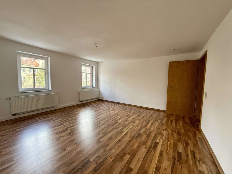 Schöne großzügige 4-Raumwohnung mit Balkon, Einbauküche und 2 Bädern